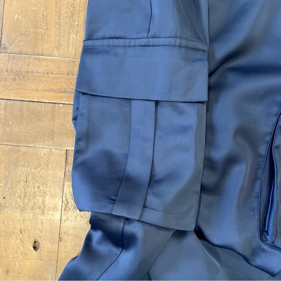 superdown Rachel Satin Cargo Pants Navy Womens Small Joggers Belted Revolve - Picture 4 of 12